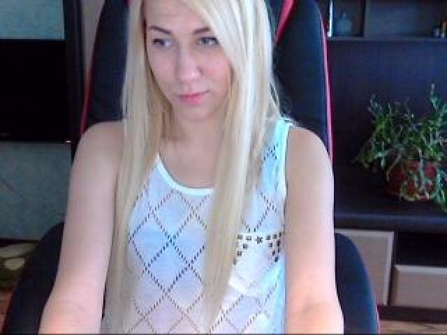 Intrizheenn Webcam Model Tits Blonde Teen Straight Shaved Pussy