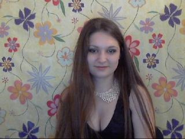 Kleopatra777 Brown Eyes Webcam Straight Teen Caucasian Tits Female