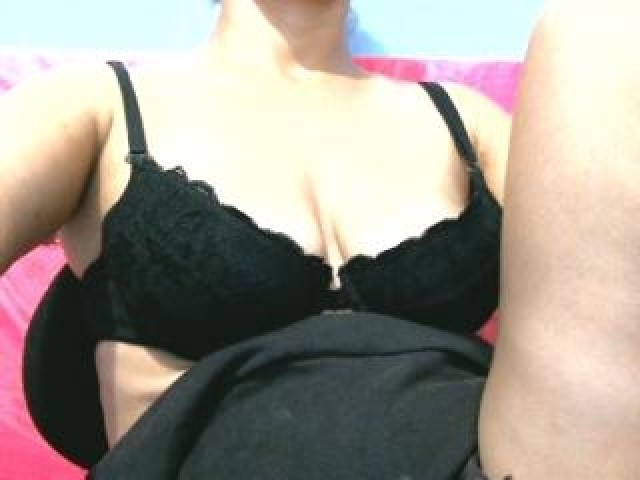 Lina-doll3x Medium Tits Tits Webcam Model Latina Brunette Brown Eyes