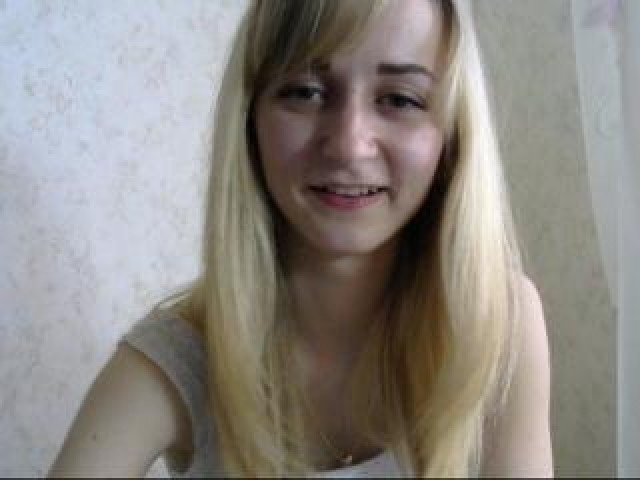 NiceViola1 Webcam Model Caucasian Blonde Female Straight Teen Pussy