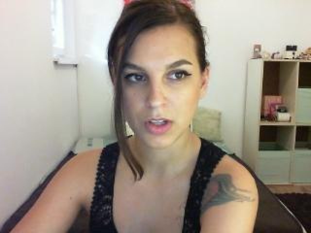 MissMirana Brunette Brown Eyes Caucasian Shaved Pussy Webcam Straight