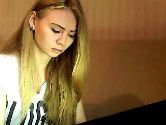 Kristin Shaved Babe Webcam Model Female Webcam Caucasian Model