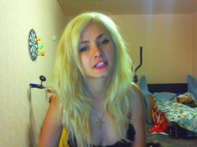 Lerochkakiss Female Teen Couple Straight Webcam Brown Eyes Pussy Blonde