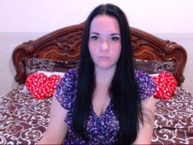 Sexytina18 Female Shaved Pussy Webcam Webcam Model Brown Eyes Straight