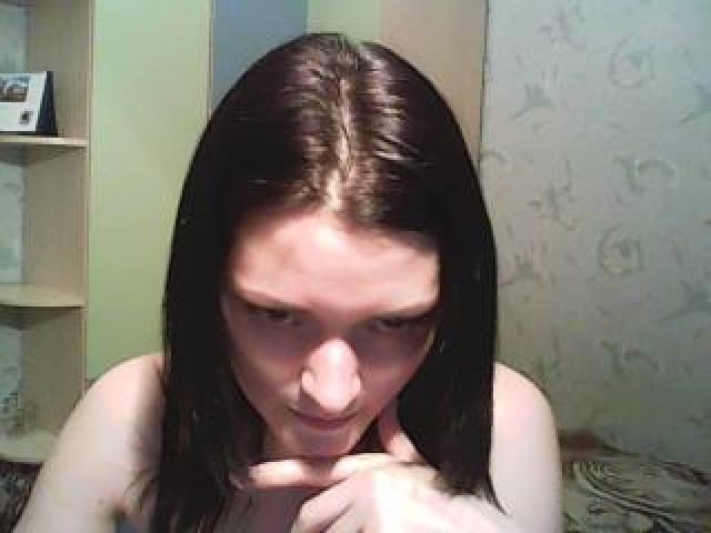 Leila25 Female Straight Webcam Brown Eyes Tits Brunette Small Tits