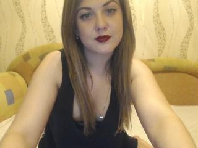 SexyFoxx2 Webcam Middle Eastern Blue Eyes Straight Shaved Pussy