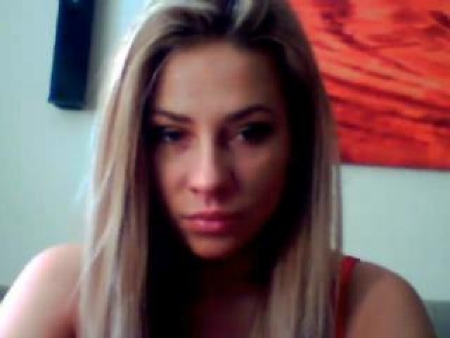 Coletta25 Dancing Webcam Model Female Shaved Pussy Blonde Blue Eyes