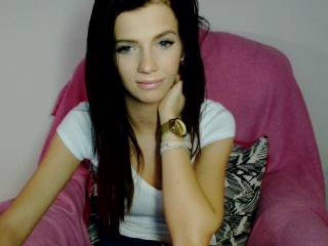 Chantellle Female Babe Brunette Green Eyes Tits Webcam Webcam Model