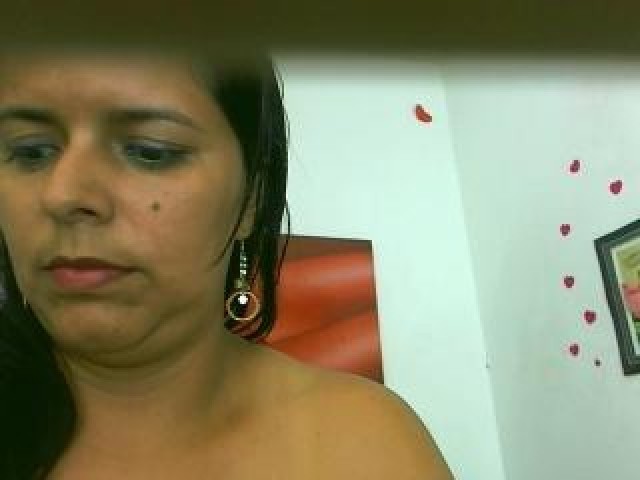 KimKristen Babe Webcam Model Latina Brown Eyes Female Pussy