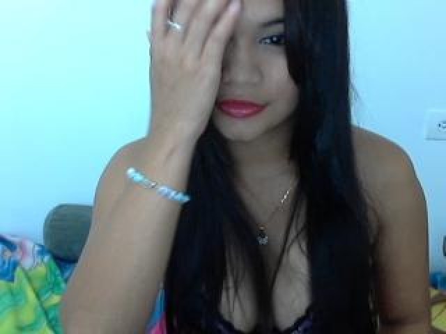 LatinHorny69 Female Brown Eyes Straight Teen Webcam Latino Latina Tits