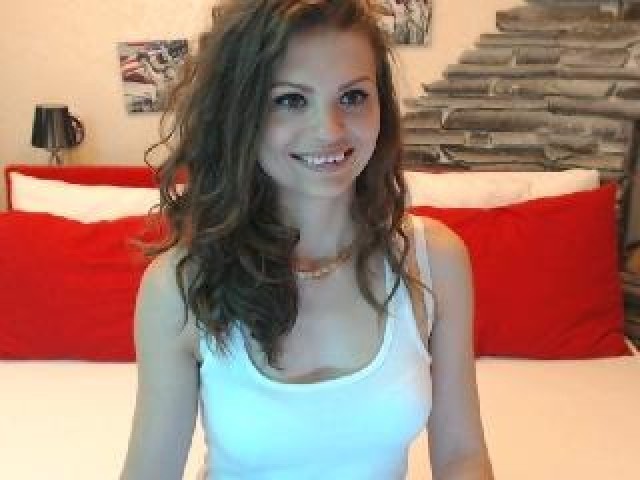 CrystalXO Pussy Webcam Babe Female Brunette Webcam Model Medium Tits