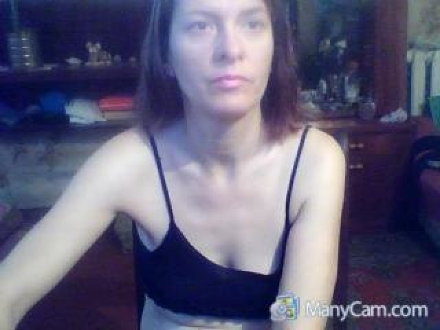 Alianna200 Trimmed Pussy Webcam Model Brunette Female Brown Eyes Pussy