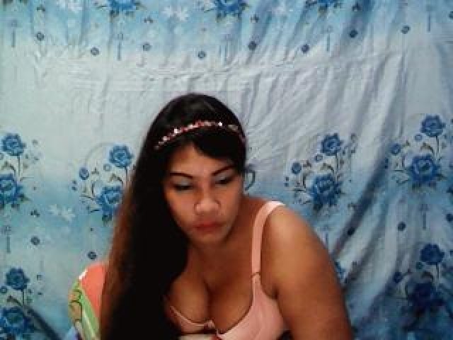 Arian143 Straight Brunette Brown Eyes Female Large Tits Webcam Model