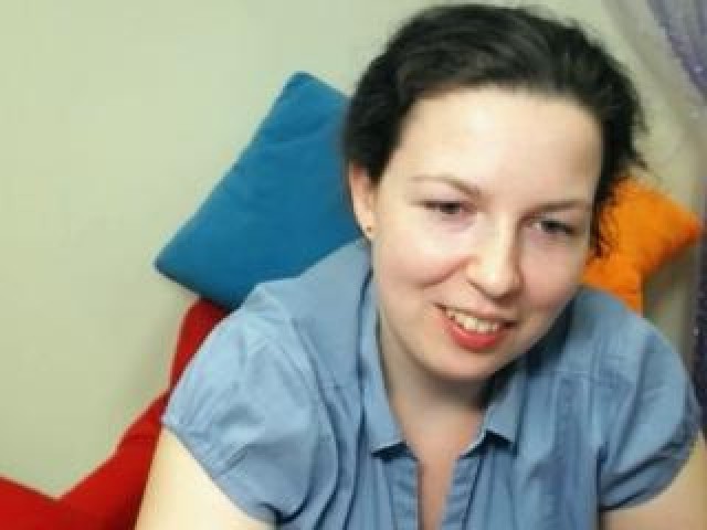 KarinaHOT Brunette Babe Female Hot Caucasian Pussy Green Eyes Webcam