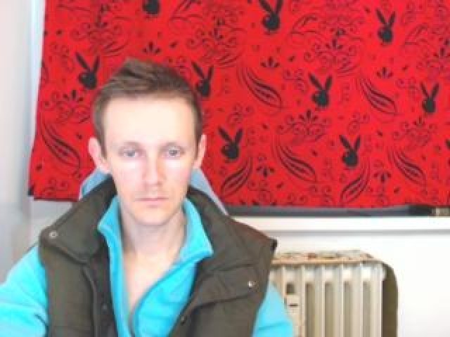 Frankie82 Medium Cock Webcam Model Webcam Blue Eyes Cock Babe Gay