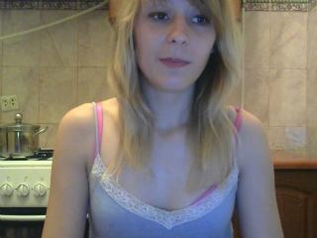 Kroliki Live Teen Couple Shaved Pussy Male Female Model Webcam Blonde