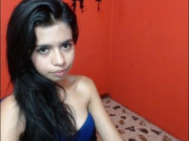 BiancaHotty Brown Eyes Small Tits Latina Webcam Straight Shaved Pussy