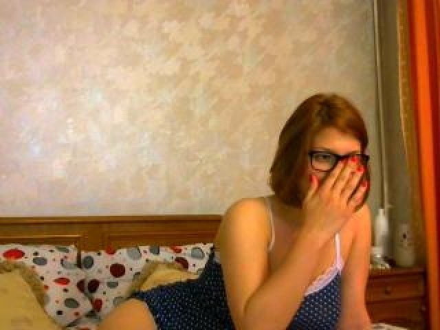 TierraLips Brown Eyes Webcam Model Pussy Webcam Brunette Straight