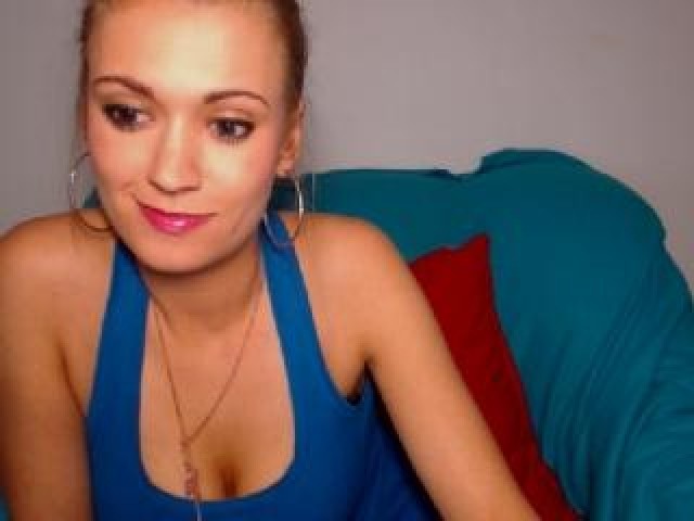 DaisyLovve Shaved Pussy Brown Eyes Tits Blonde Webcam Model Caucasian