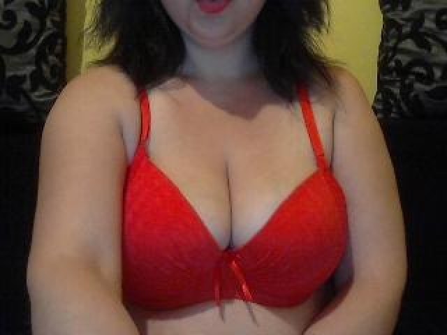 BuztyBrenda Brunette Caucasian Webcam Babe Webcam Model Shaved Pussy