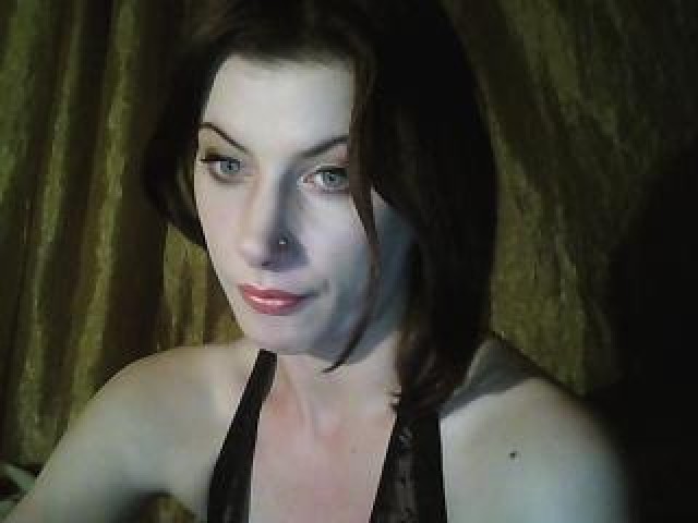 Liussyy Green Eyes Babe Webcam Straight Pussy Webcam Model