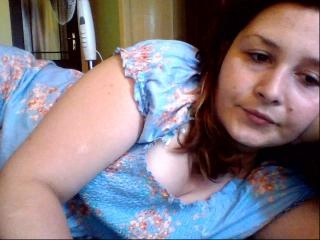 Sweeetbb Straight Tits Brunette Female Webcam Model Brown Eyes