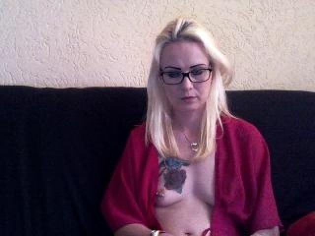 Nikkie25 Live Dirty Talk Small Tits Blonde Shaved Pussy Slut
