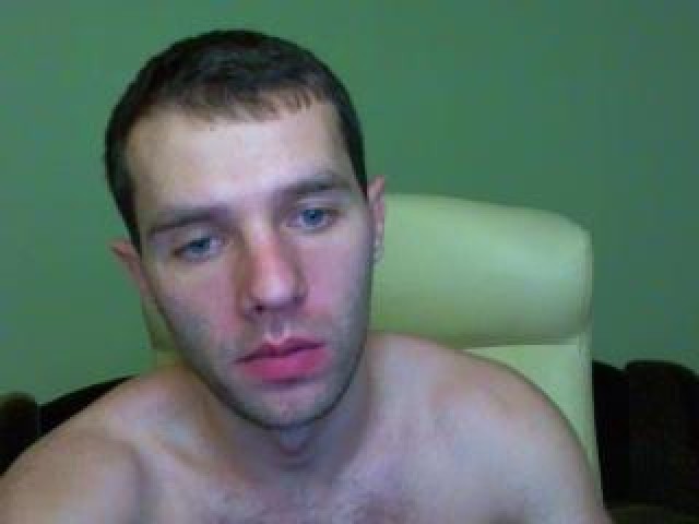 Streetkid Babe Gay Medium Cock Blue Eyes Brunette Webcam Model