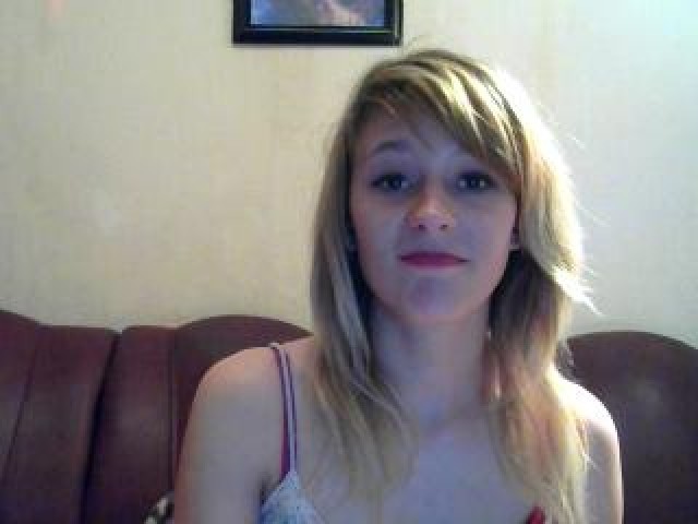 Kroliki95 Webcam Male Brown Eyes Caucasian Pussy Teen Webcam Model