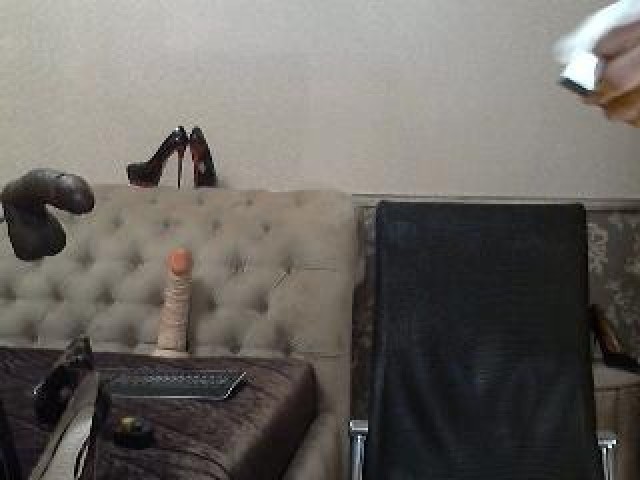 Hochuchechka Webcam Model Female Brunette Small Tits Webcam Shaved Pussy