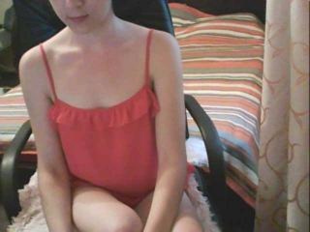 XxxQuartetxxx Brunette Webcam Green Eyes Small Tits Female Webcam Model