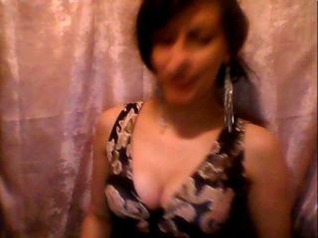 LadyAriel Female Shaved Pussy Brown Eyes Teen Webcam Model Caucasian