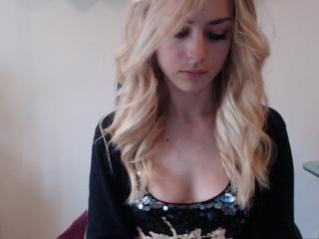 Sweetdezire Caucasian Green Eyes Teen Couple Pussy Webcam Model Blonde