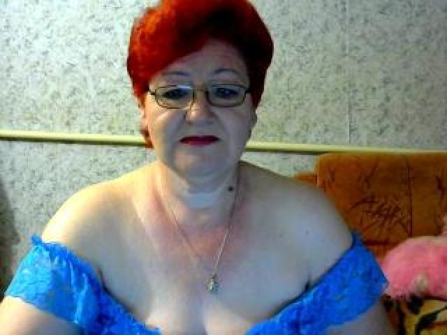 Deizeri Live Hairy Pussy Redhead Medium Tits Brown Eyes Tits