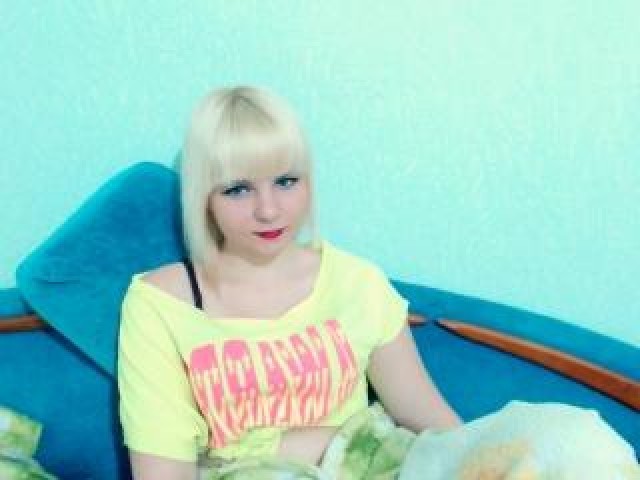 Luziana Blonde Pussy Medium Tits Webcam Model Female Middle Eastern