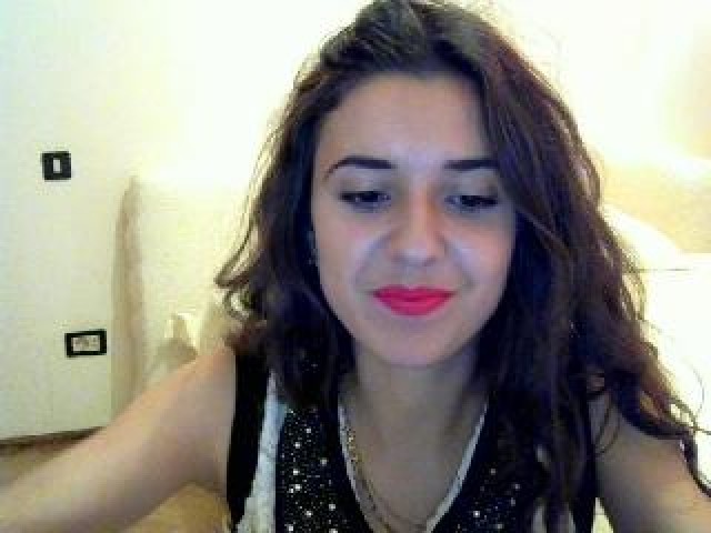 SaraGrey Caucasian Webcam Brunette Straight Brown Eyes Female Tits