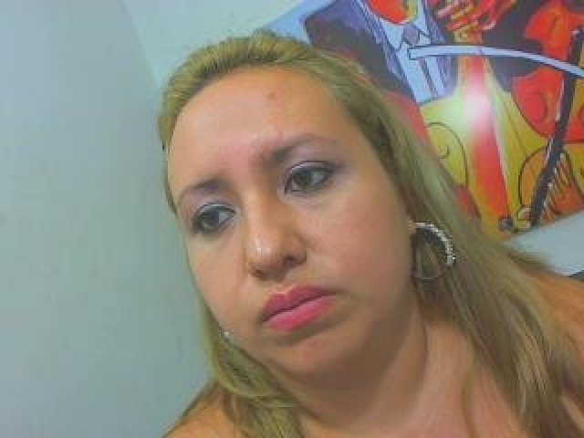 HappyBetty Hispanic Webcam Model Female Tits Webcam Latina Brown Eyes