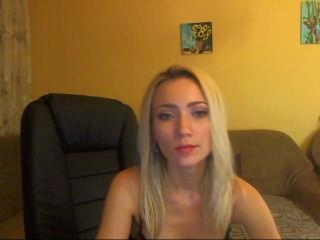 EvaLover1 Caucasian Medium Tits Blonde Straight Tits Female Webcam