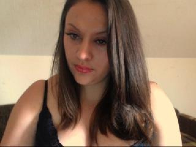 FanttasyXGirl Brown Eyes Caucasian Brunette Female Babe Webcam Model