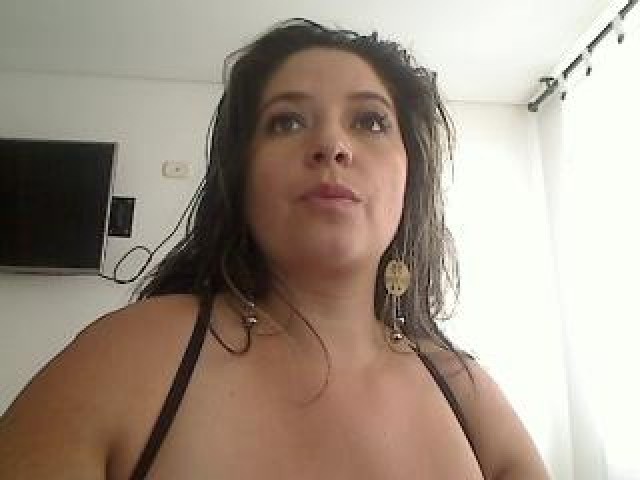 Janet_melons Webcam Model Female Straight Tits Latino Large Tits