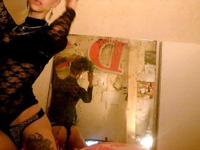Widow666 Pussy Small Tits Straight Brunette Green Eyes Webcam