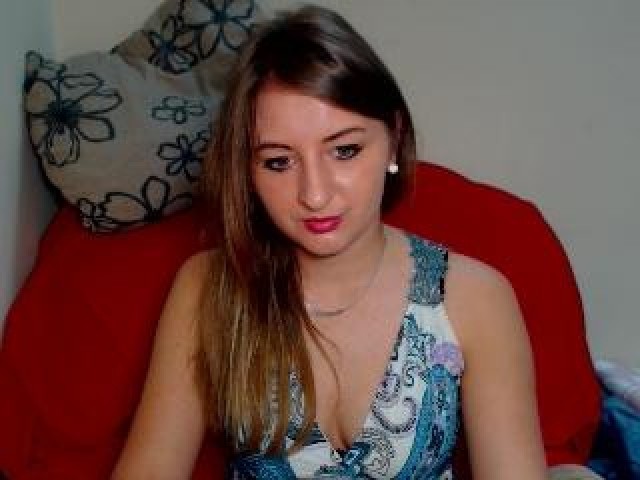 TinaXLoveX Babe Trimmed Pussy Webcam Model Blue Eyes Straight