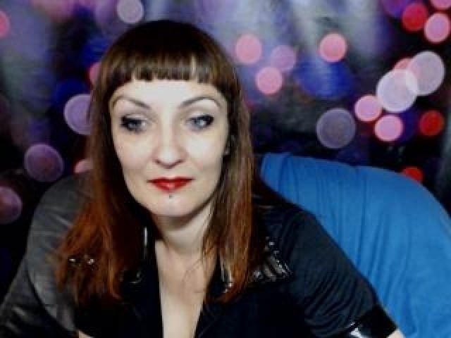 RosalieHOT Caucasian Webcam Female Babe Brunette Shaved Pussy
