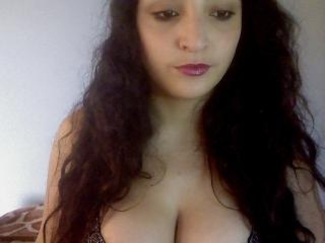 Darynax Webcam Model Female Green Eyes Straight Large Tits Brunette