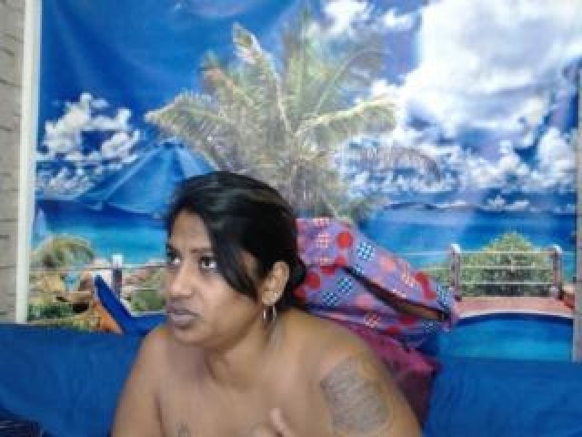 Indianboobyxx Mature Webcam Model Webcam Female Brunette Straight