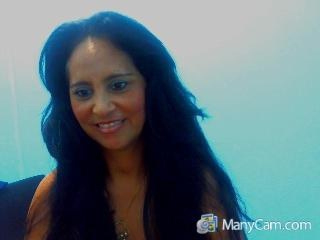 Lucia_cross Webcam Latino Hispanic Female Brown Eyes Webcam Model Tits