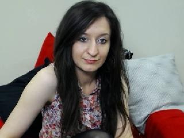 TracyCute Straight Babe Webcam Model Shaved Pussy Brunette Brown Eyes