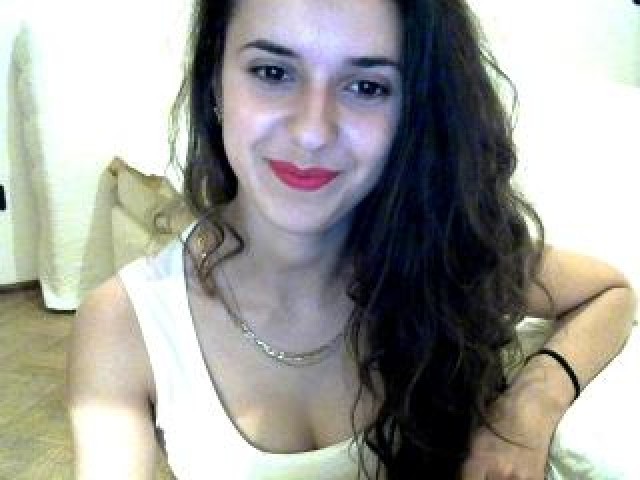 SaraGrey Caucasian Tits Teen Webcam Shaved Pussy Webcam Model