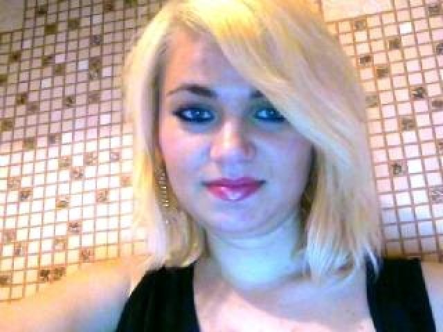 Icebabyxll Straight Female Pussy Couple Blonde Webcam Model