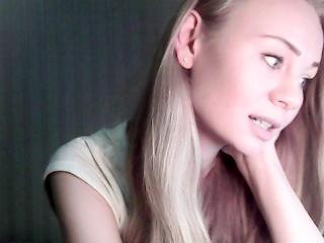 Kristin_smile Small Tits Caucasian Blonde Webcam Tits Babe Female